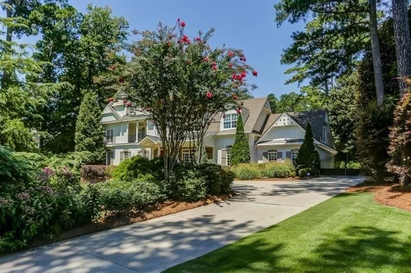 5290 London Drive, Sandy Springs, Georgia 30327, 7 Bedrooms Bedrooms, ,6 BathroomsBathrooms,Residential,Sold,5290 London Drive,6050341