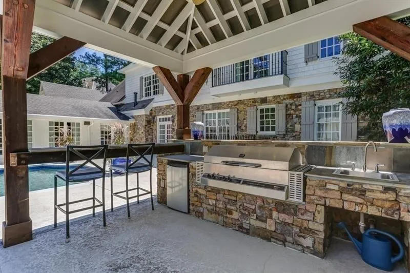 5290 London Drive, Sandy Springs, Georgia 30327, 7 Bedrooms Bedrooms, ,6 BathroomsBathrooms,Residential,Sold,5290 London Drive,6050341