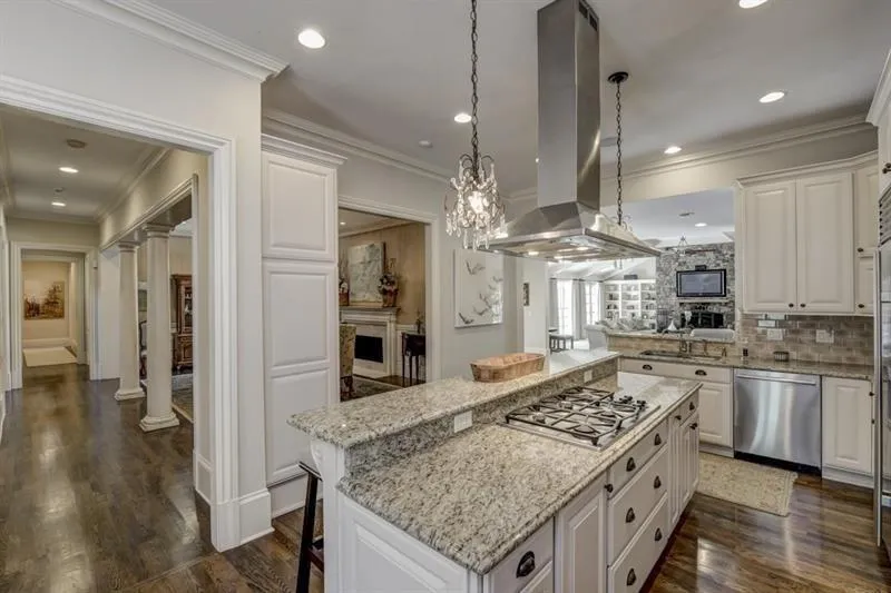 5290 London Drive, Sandy Springs, Georgia 30327, 7 Bedrooms Bedrooms, ,6 BathroomsBathrooms,Residential,Sold,5290 London Drive,6050341