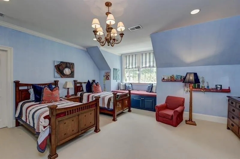 5290 London Drive, Sandy Springs, Georgia 30327, 7 Bedrooms Bedrooms, ,6 BathroomsBathrooms,Residential,Sold,5290 London Drive,6050341