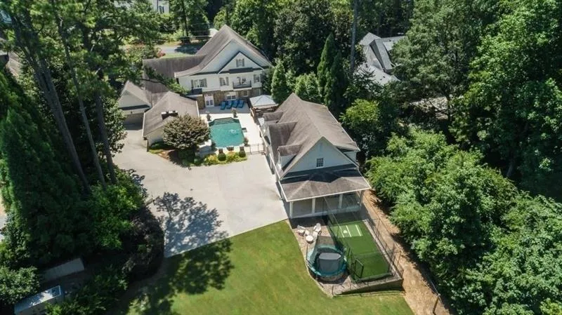 5290 London Drive, Sandy Springs, Georgia 30327, 7 Bedrooms Bedrooms, ,6 BathroomsBathrooms,Residential,Sold,5290 London Drive,6050341