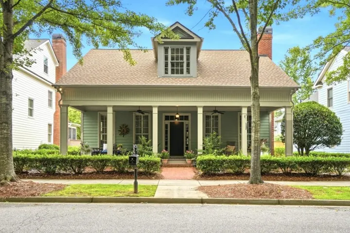 Welcome to Classic Southern Living in the heart of Historic Crabapple