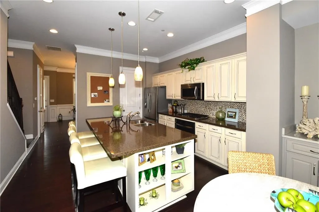 308 Alderwood Lane, Atlanta, Georgia 30328, 3 Bedrooms Bedrooms, ,3 BathroomsBathrooms,Residential,Sold,308 Alderwood Lane,5815952