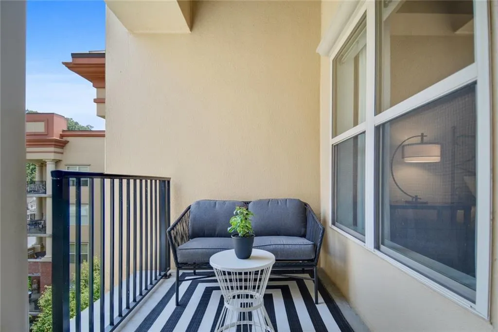 200 River Vista Drive Unit 718, Atlanta, Georgia 30339, 2 Bedrooms Bedrooms, ,2 BathroomsBathrooms,Residential,Sold,200 River Vista Drive Unit 718,6734871