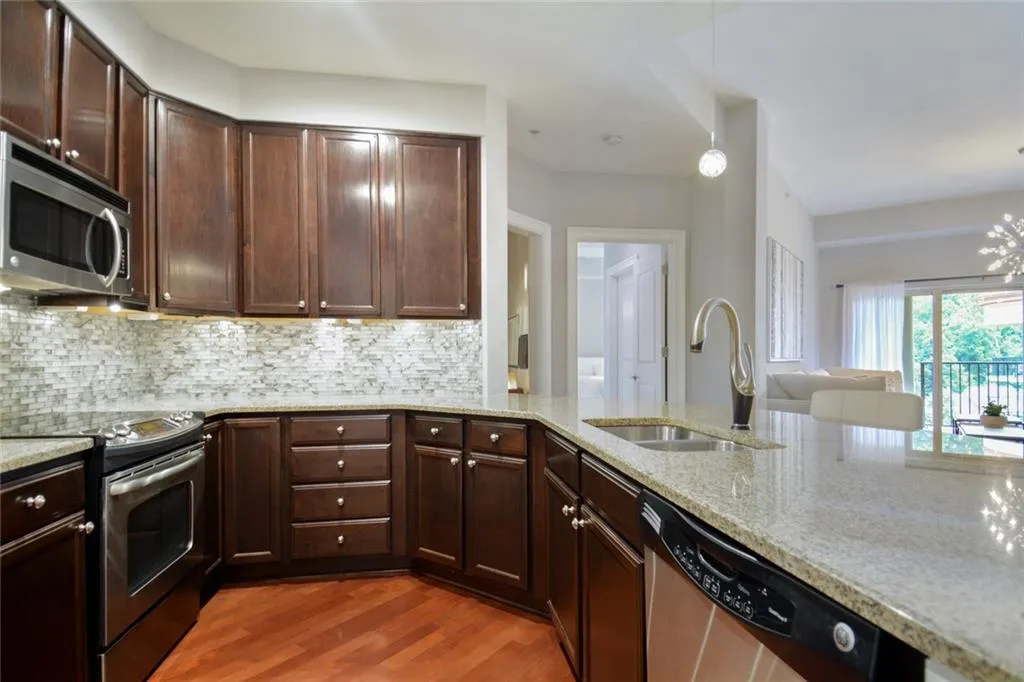 200 River Vista Drive Unit 718, Atlanta, Georgia 30339, 2 Bedrooms Bedrooms, ,2 BathroomsBathrooms,Residential,Sold,200 River Vista Drive Unit 718,6734871