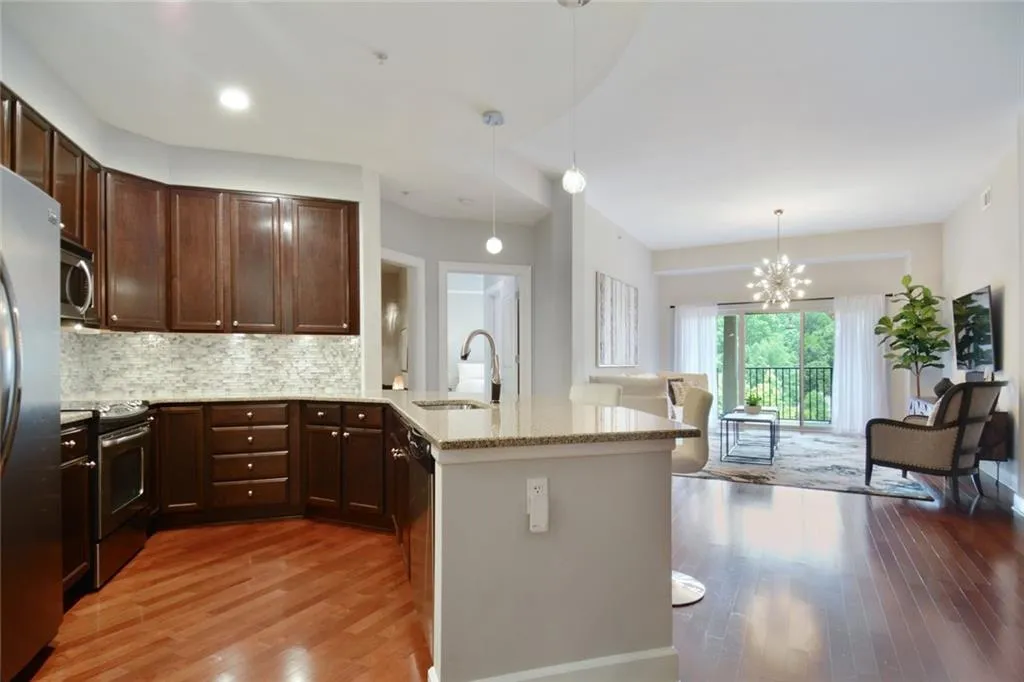 200 River Vista Drive Unit 718, Atlanta, Georgia 30339, 2 Bedrooms Bedrooms, ,2 BathroomsBathrooms,Residential,Sold,200 River Vista Drive Unit 718,6734871