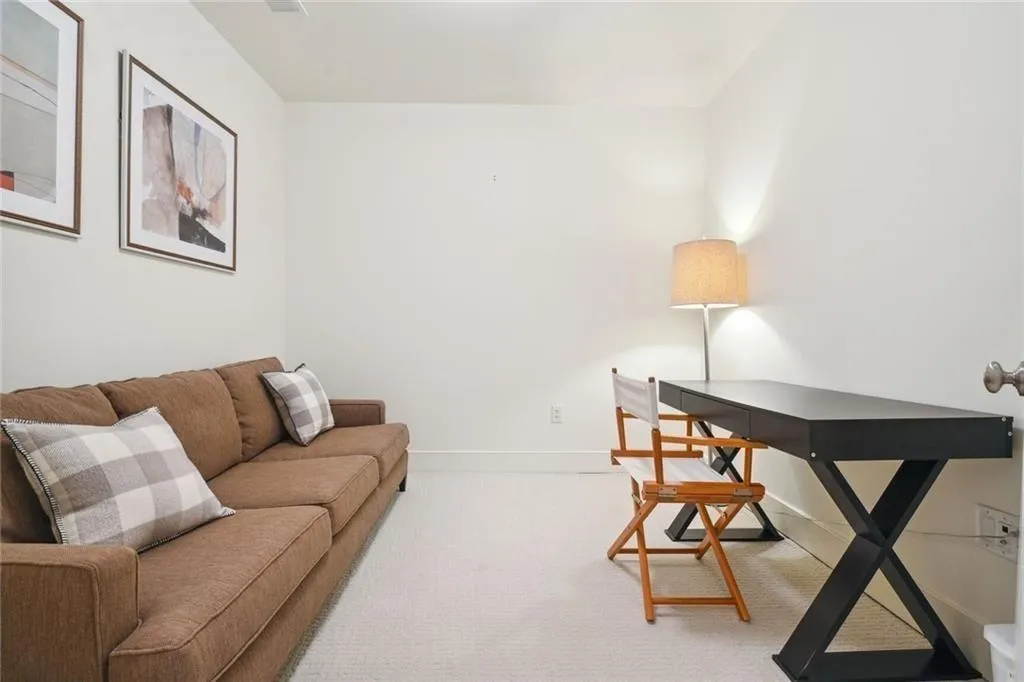 Den area ,office or 3rd Bedroom