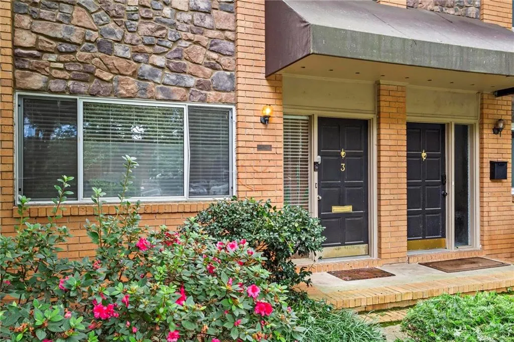 100 Biscayne Drive Nw Unit A3, Atlanta, Georgia 30309, 2 Bedrooms Bedrooms, ,1 BathroomBathrooms,Residential,For Sale,100 Biscayne Drive Nw Unit A3,7638831