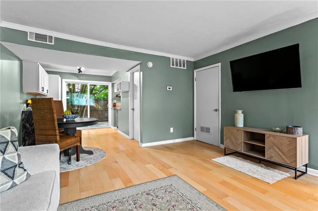 100 Biscayne Drive Nw Unit A3, Atlanta, Georgia 30309, 2 Bedrooms Bedrooms, ,1 BathroomBathrooms,Residential,For Sale,100 Biscayne Drive Nw Unit A3,7638831