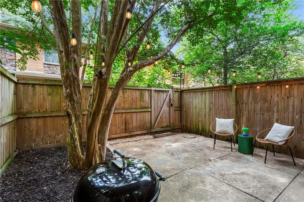 100 Biscayne Drive Nw Unit A3, Atlanta, Georgia 30309, 2 Bedrooms Bedrooms, ,1 BathroomBathrooms,Residential,For Sale,100 Biscayne Drive Nw Unit A3,7638831