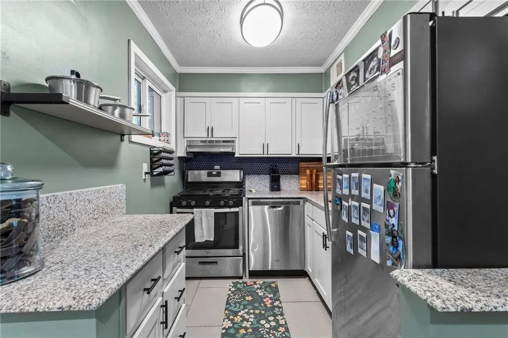 100 Biscayne Drive Nw Unit A3, Atlanta, Georgia 30309, 2 Bedrooms Bedrooms, ,1 BathroomBathrooms,Residential,For Sale,100 Biscayne Drive Nw Unit A3,7638831