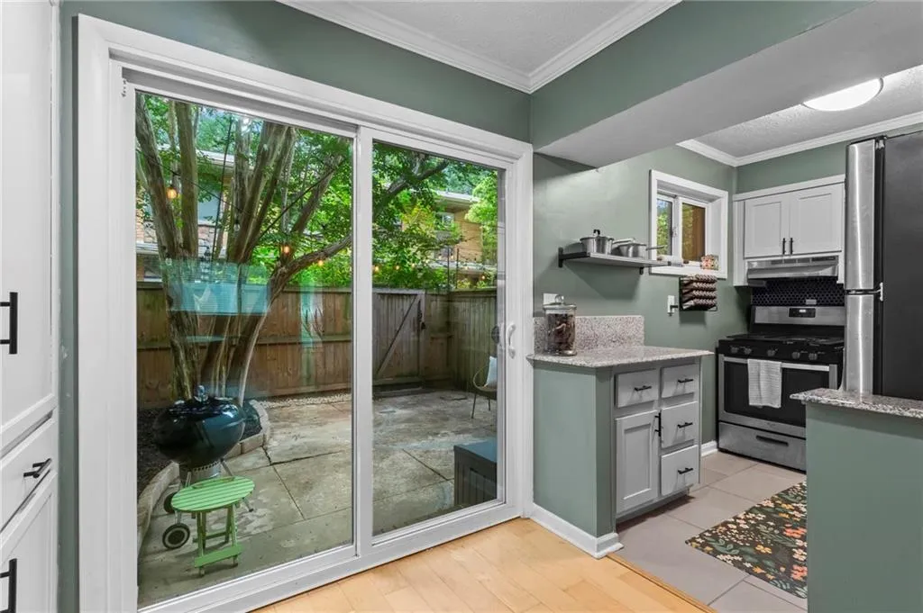 100 Biscayne Drive Nw Unit A3, Atlanta, Georgia 30309, 2 Bedrooms Bedrooms, ,1 BathroomBathrooms,Residential,For Sale,100 Biscayne Drive Nw Unit A3,7638831