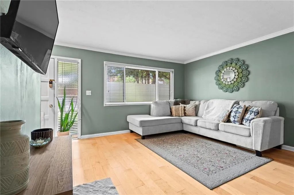 100 Biscayne Drive Nw Unit A3, Atlanta, Georgia 30309, 2 Bedrooms Bedrooms, ,1 BathroomBathrooms,Residential,For Sale,100 Biscayne Drive Nw Unit A3,7638831