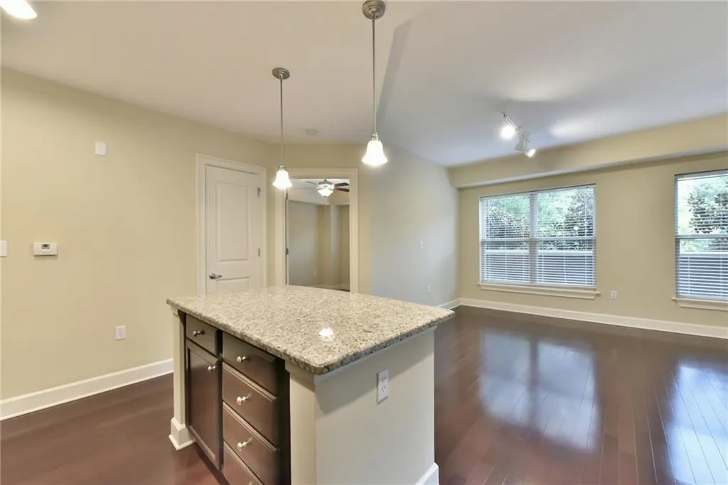 200 River Vista Drive Unit 306, Atlanta, Georgia 30339, 2 Bedrooms Bedrooms, ,2 BathroomsBathrooms,Residential,Sold,200 River Vista Drive Unit 306,5876743