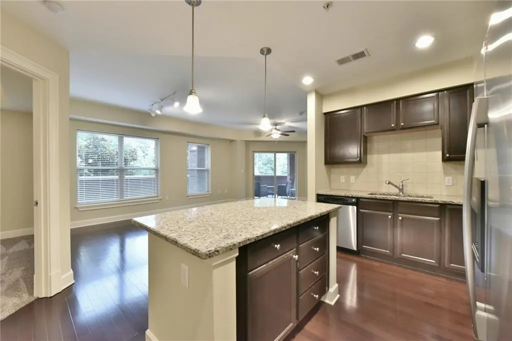 200 River Vista Drive Unit 306, Atlanta, Georgia 30339, 2 Bedrooms Bedrooms, ,2 BathroomsBathrooms,Residential,Sold,200 River Vista Drive Unit 306,5876743