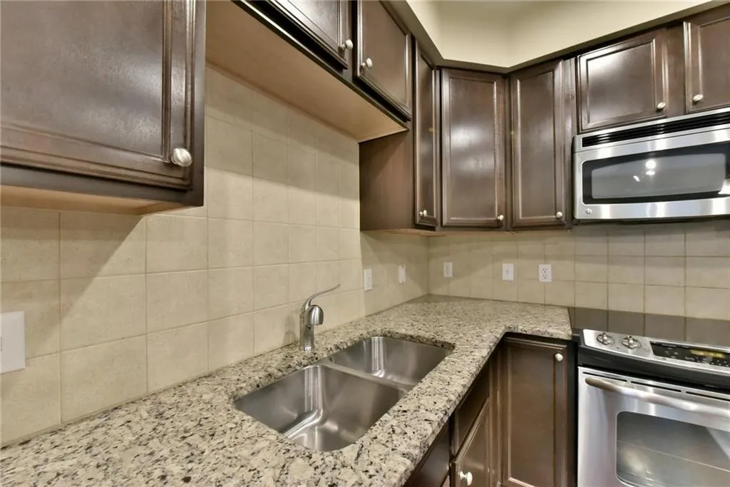 200 River Vista Drive Unit 306, Atlanta, Georgia 30339, 2 Bedrooms Bedrooms, ,2 BathroomsBathrooms,Residential,Sold,200 River Vista Drive Unit 306,5876743