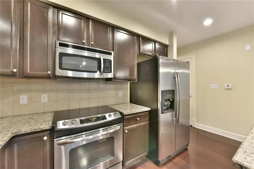 200 River Vista Drive Unit 306, Atlanta, Georgia 30339, 2 Bedrooms Bedrooms, ,2 BathroomsBathrooms,Residential,Sold,200 River Vista Drive Unit 306,5876743