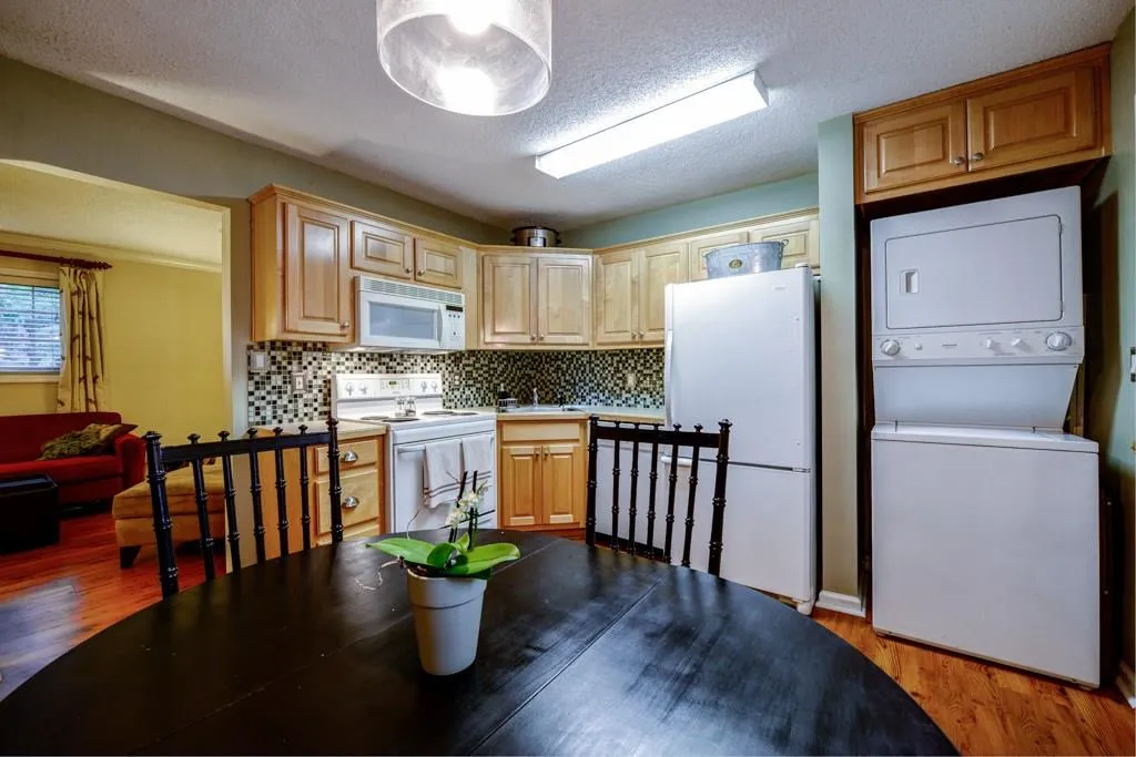 315 Hilderbrand Drive Unit A2, Sandy Springs, Georgia 30328, 2 Bedrooms Bedrooms, ,1 BathroomBathrooms,Residential,Sold,315 Hilderbrand Drive Unit A2,5707024