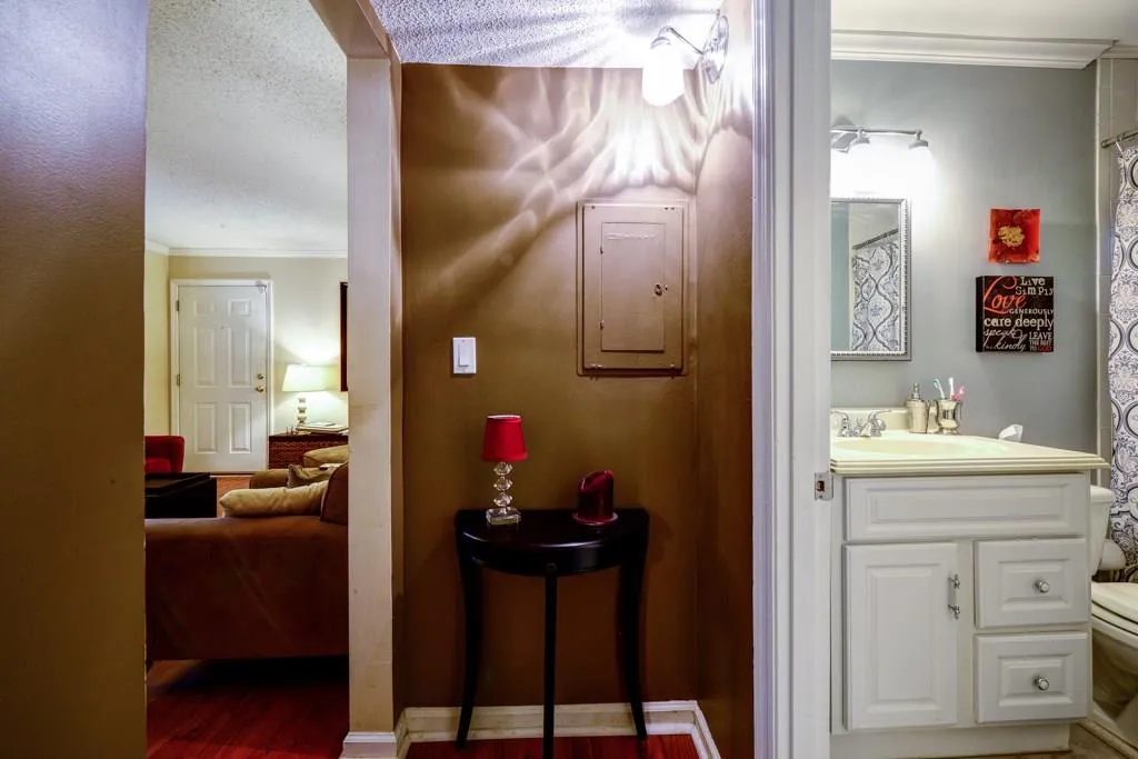 315 Hilderbrand Drive Unit A2, Sandy Springs, Georgia 30328, 2 Bedrooms Bedrooms, ,1 BathroomBathrooms,Residential,Sold,315 Hilderbrand Drive Unit A2,5707024