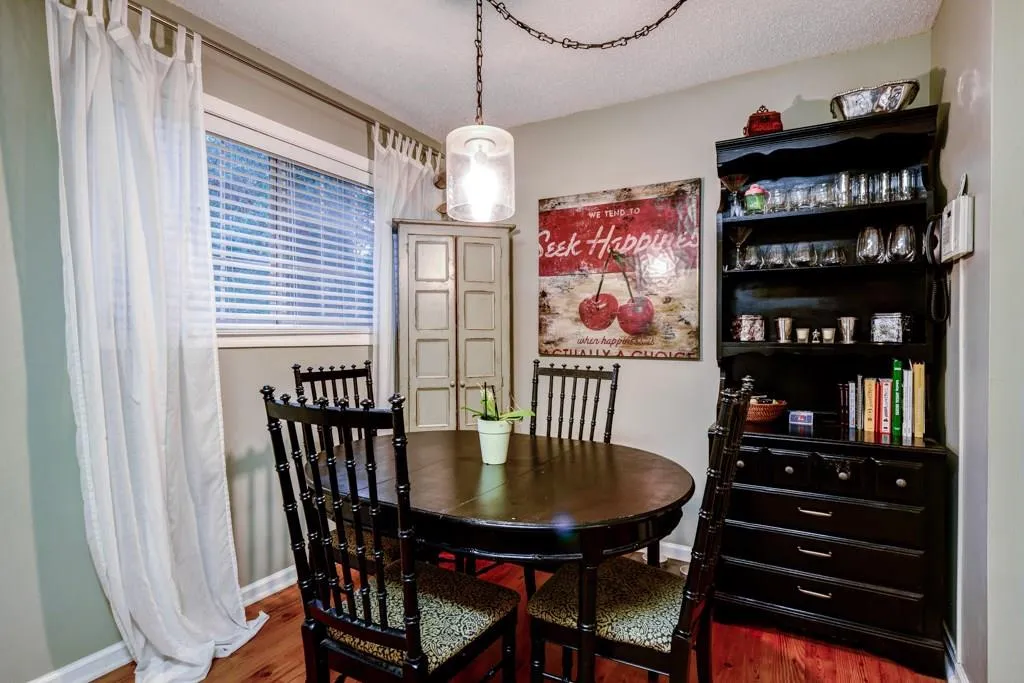 315 Hilderbrand Drive Unit A2, Sandy Springs, Georgia 30328, 2 Bedrooms Bedrooms, ,1 BathroomBathrooms,Residential,Sold,315 Hilderbrand Drive Unit A2,5707024