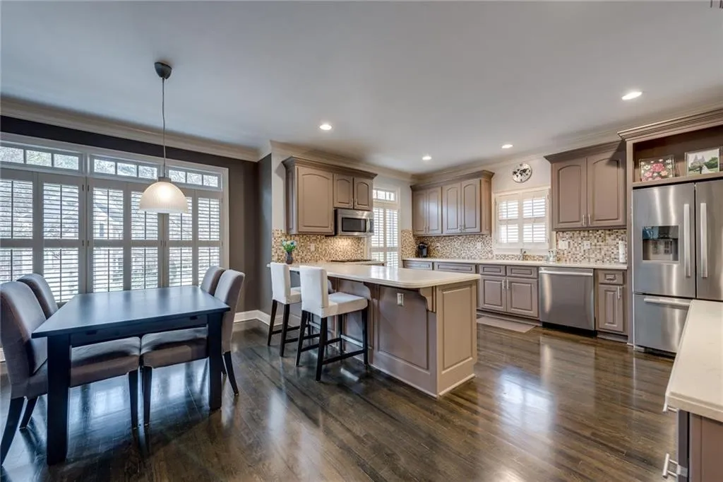 925 Roberts Landing Cove, Sandy Springs, Georgia 30350, 4 Bedrooms Bedrooms, ,3 BathroomsBathrooms,Residential,Sold,925 Roberts Landing Cove,5945402