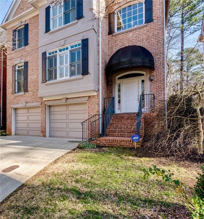 925 Roberts Landing Cove, Sandy Springs, Georgia 30350, 4 Bedrooms Bedrooms, ,3 BathroomsBathrooms,Residential,Sold,925 Roberts Landing Cove,5945402