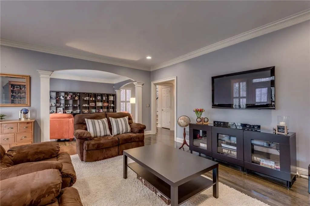 925 Roberts Landing Cove, Sandy Springs, Georgia 30350, 4 Bedrooms Bedrooms, ,3 BathroomsBathrooms,Residential,Sold,925 Roberts Landing Cove,5945402