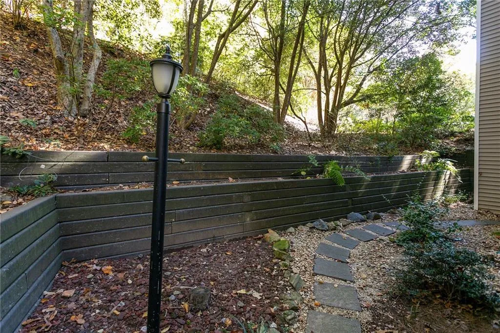 406 Barrington Hills Drive, Sandy Springs, Georgia 30350, 2 Bedrooms Bedrooms, ,2 BathroomsBathrooms,Residential,Sold,406 Barrington Hills Drive,6645327