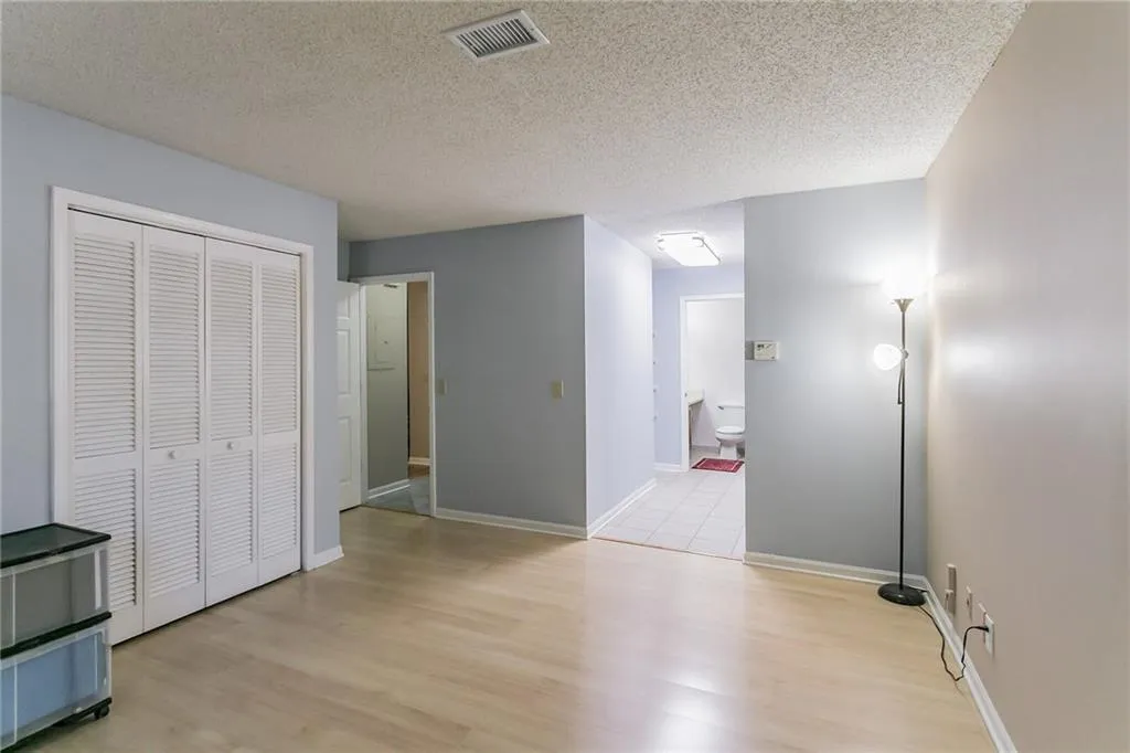 406 Barrington Hills Drive, Sandy Springs, Georgia 30350, 2 Bedrooms Bedrooms, ,2 BathroomsBathrooms,Residential,Sold,406 Barrington Hills Drive,6645327