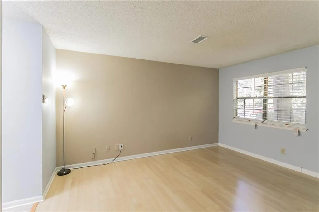 406 Barrington Hills Drive, Sandy Springs, Georgia 30350, 2 Bedrooms Bedrooms, ,2 BathroomsBathrooms,Residential,Sold,406 Barrington Hills Drive,6645327