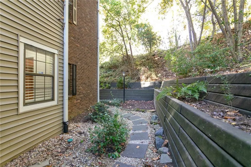 406 Barrington Hills Drive, Sandy Springs, Georgia 30350, 2 Bedrooms Bedrooms, ,2 BathroomsBathrooms,Residential,Sold,406 Barrington Hills Drive,6645327