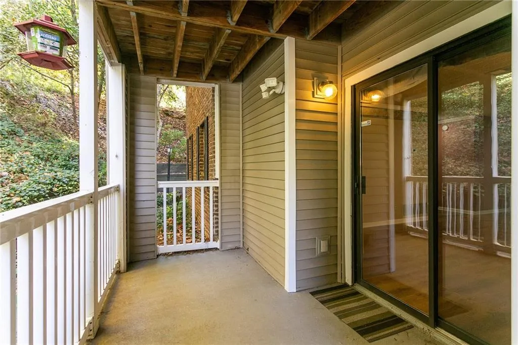 406 Barrington Hills Drive, Sandy Springs, Georgia 30350, 2 Bedrooms Bedrooms, ,2 BathroomsBathrooms,Residential,Sold,406 Barrington Hills Drive,6645327