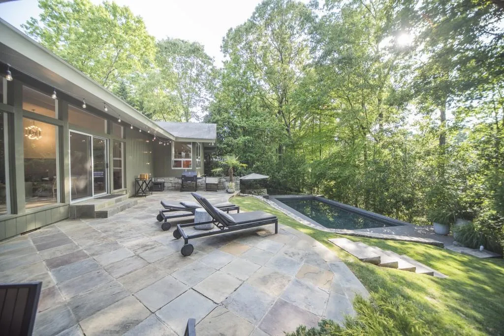6390 Colewood Court, Atlanta, Georgia 30328, 5 Bedrooms Bedrooms, ,3 BathroomsBathrooms,Residential,Sold,6390 Colewood Court,6011949