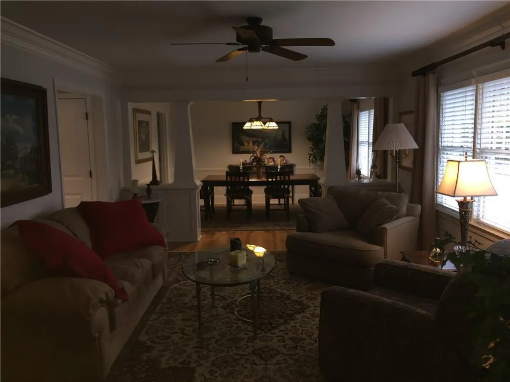 5926 Greenbrier Road, Sandy Springs, Georgia 30328, 4 Bedrooms Bedrooms, ,3 BathroomsBathrooms,Residential,Sold,5926 Greenbrier Road,6660185