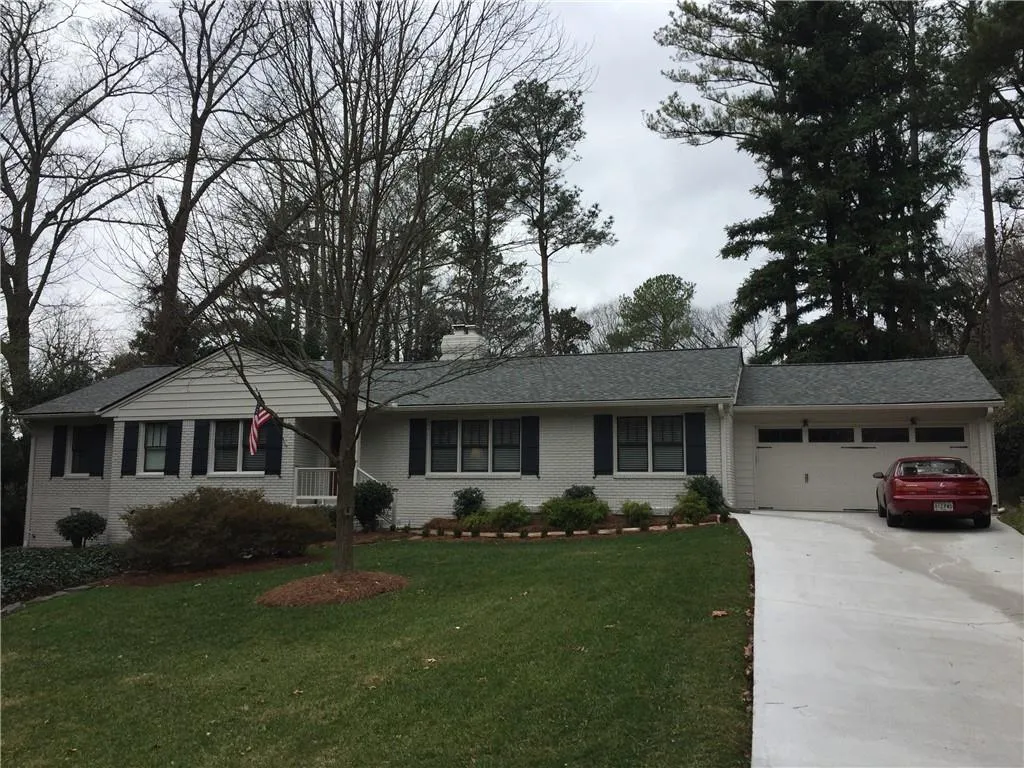 5926 Greenbrier Road, Sandy Springs, Georgia 30328, 4 Bedrooms Bedrooms, ,3 BathroomsBathrooms,Residential,Sold,5926 Greenbrier Road,6660185