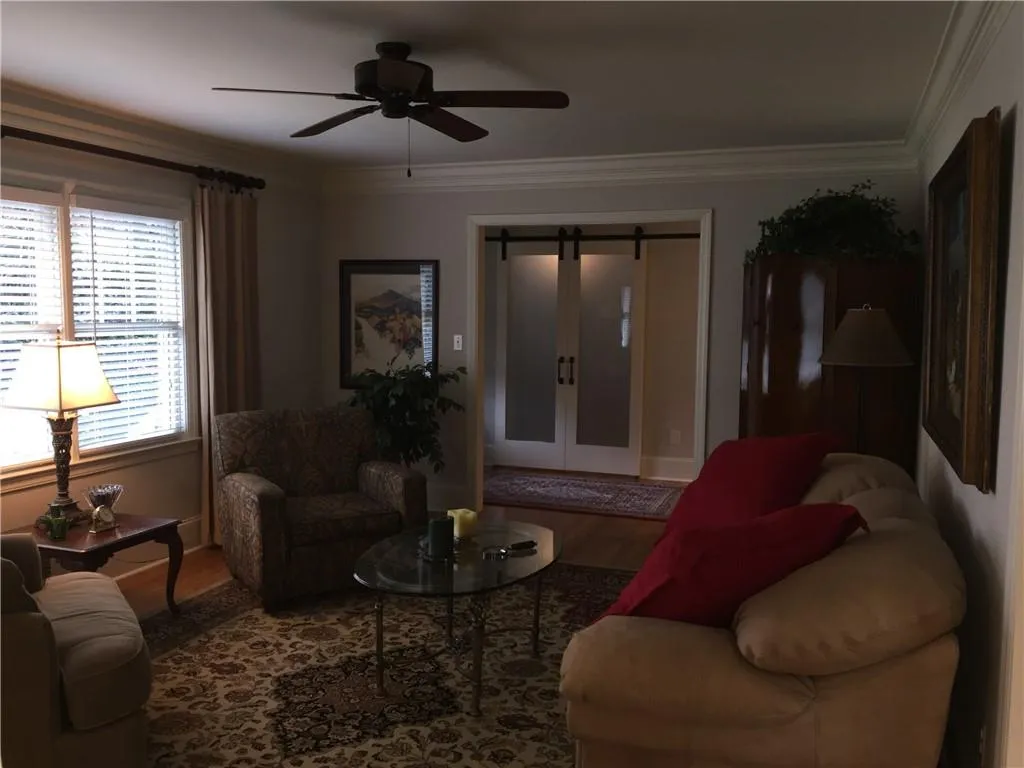 5926 Greenbrier Road, Sandy Springs, Georgia 30328, 4 Bedrooms Bedrooms, ,3 BathroomsBathrooms,Residential,Sold,5926 Greenbrier Road,6660185