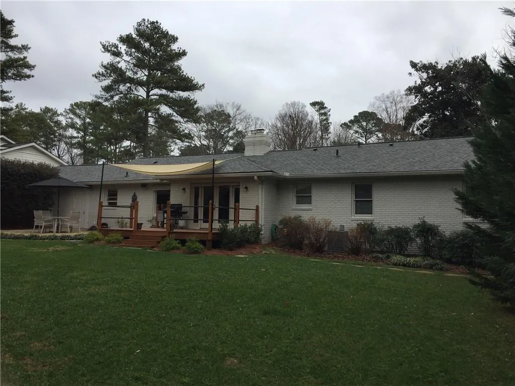 5926 Greenbrier Road, Sandy Springs, Georgia 30328, 4 Bedrooms Bedrooms, ,3 BathroomsBathrooms,Residential,Sold,5926 Greenbrier Road,6660185