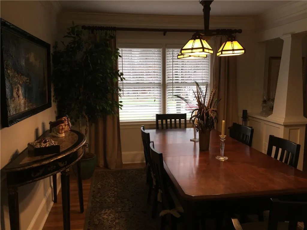 5926 Greenbrier Road, Sandy Springs, Georgia 30328, 4 Bedrooms Bedrooms, ,3 BathroomsBathrooms,Residential,Sold,5926 Greenbrier Road,6660185