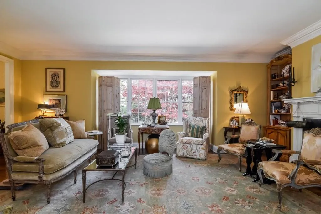 1195 W Brookhaven Drive, Atlanta, Georgia 30319, 4 Bedrooms Bedrooms, ,4 BathroomsBathrooms,Residential,Sold,1195 W Brookhaven Drive,5671602