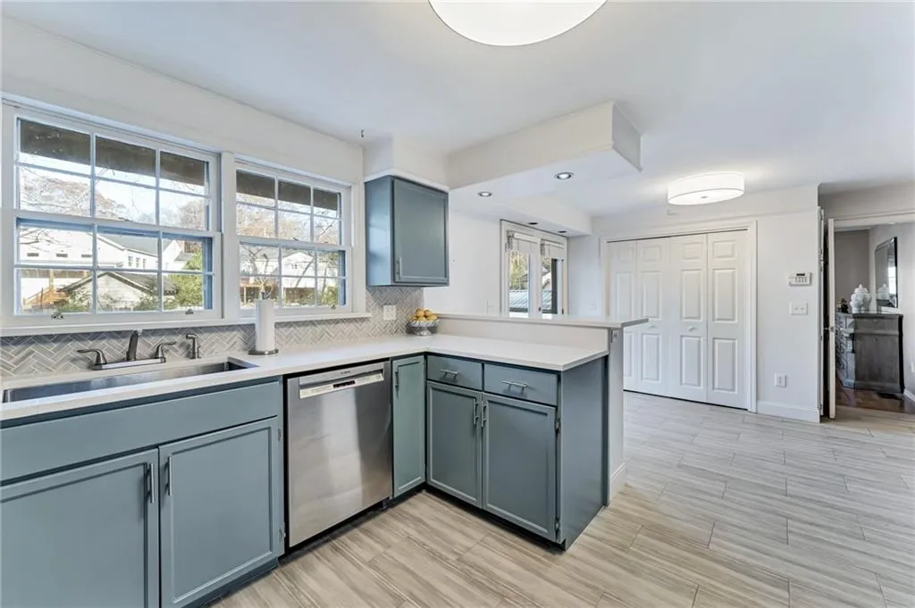 777 Forrest Street Nw, Atlanta, Georgia 30318, 3 Bedrooms Bedrooms, ,2 BathroomsBathrooms,Residential,For Sale,777 Forrest Street Nw,7644006