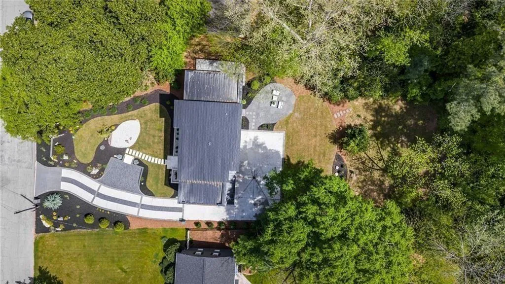17 Interlochen Ne, Atlanta, Georgia 30342, 5 Bedrooms Bedrooms, 0 ,5 BathroomsBathrooms,Residential,For Sale,17 Interlochen Ne,7753846