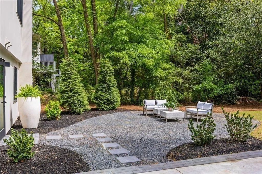 17 Interlochen Ne, Atlanta, Georgia 30342, 5 Bedrooms Bedrooms, 0 ,5 BathroomsBathrooms,Residential,For Sale,17 Interlochen Ne,7753846