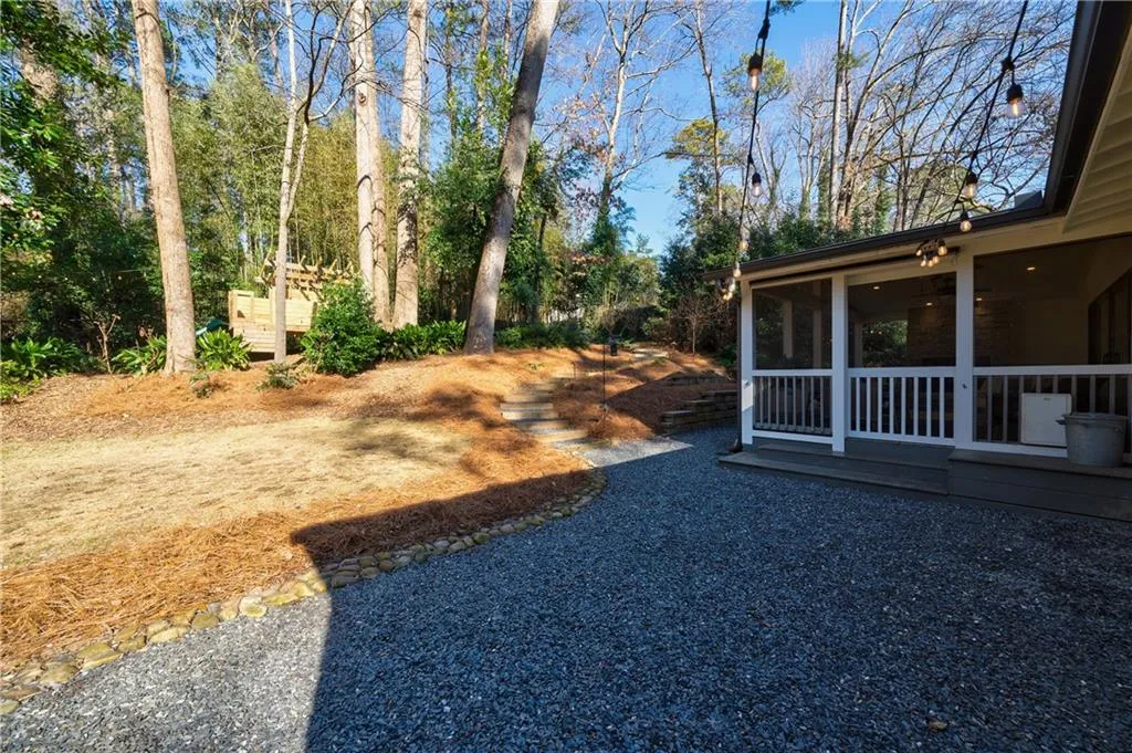472 Carolwood Lane, Atlanta, Georgia 30342, 3 Bedrooms Bedrooms, ,3 BathroomsBathrooms,Residential,Sold,472 Carolwood Lane,6827449
