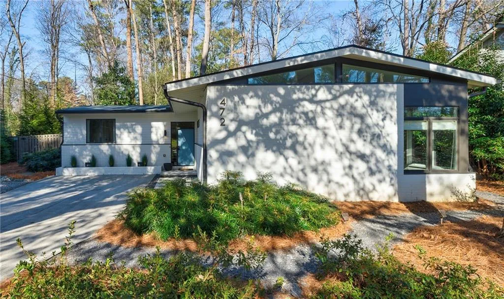 472 Carolwood Lane, Atlanta, Georgia 30342, 3 Bedrooms Bedrooms, ,3 BathroomsBathrooms,Residential,Sold,472 Carolwood Lane,6827449