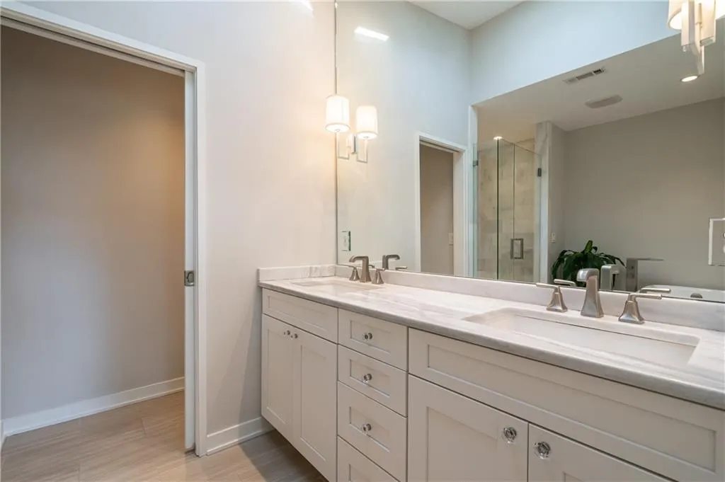 472 Carolwood Lane, Atlanta, Georgia 30342, 3 Bedrooms Bedrooms, ,3 BathroomsBathrooms,Residential,Sold,472 Carolwood Lane,6827449