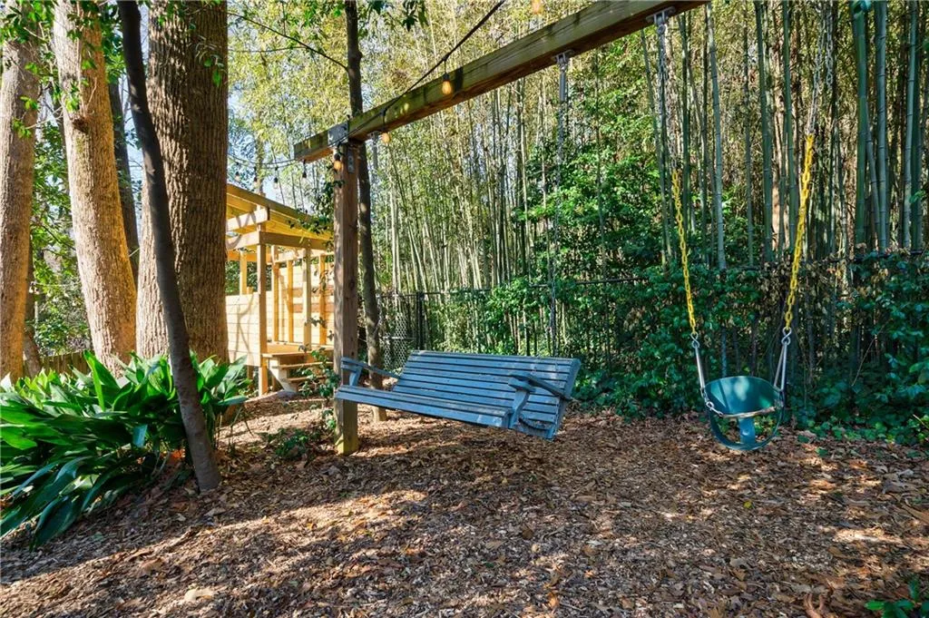 472 Carolwood Lane, Atlanta, Georgia 30342, 3 Bedrooms Bedrooms, ,3 BathroomsBathrooms,Residential,Sold,472 Carolwood Lane,6827449