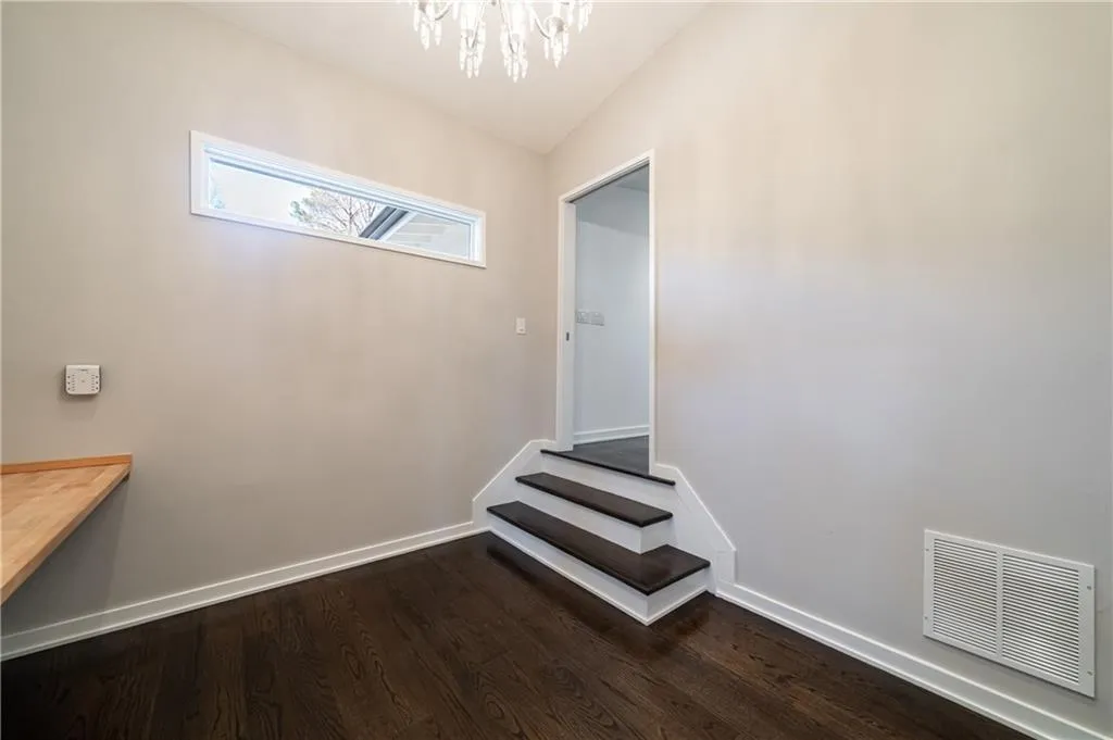 472 Carolwood Lane, Atlanta, Georgia 30342, 3 Bedrooms Bedrooms, ,3 BathroomsBathrooms,Residential,Sold,472 Carolwood Lane,6827449