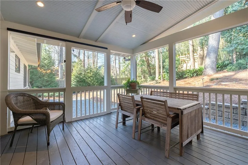 472 Carolwood Lane, Atlanta, Georgia 30342, 3 Bedrooms Bedrooms, ,3 BathroomsBathrooms,Residential,Sold,472 Carolwood Lane,6827449
