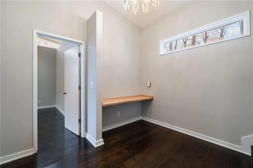 472 Carolwood Lane, Atlanta, Georgia 30342, 3 Bedrooms Bedrooms, ,3 BathroomsBathrooms,Residential,Sold,472 Carolwood Lane,6827449