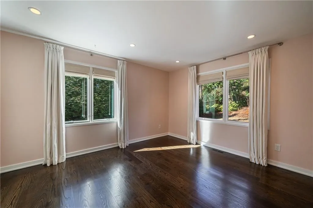472 Carolwood Lane, Atlanta, Georgia 30342, 3 Bedrooms Bedrooms, ,3 BathroomsBathrooms,Residential,Sold,472 Carolwood Lane,6827449